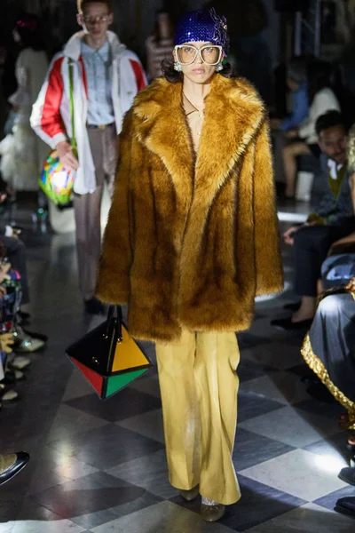 Look 54